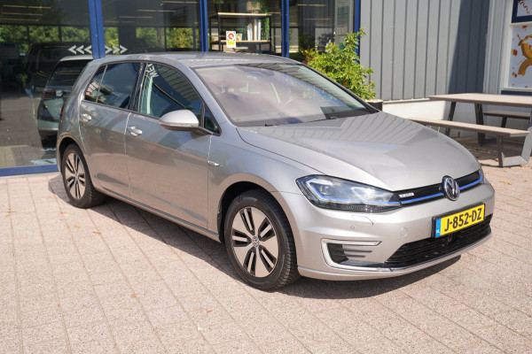 Volkswagen e-Golf E-DITION|Prijs rijklaar incl 12 mnd garantie|Warmtepomp Camera Navi Blindspot Stoelverwarming