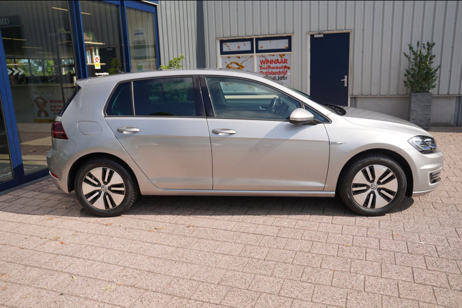 Volkswagen e-Golf E-DITION|Prijs rijklaar incl 12 mnd garantie|Warmtepomp Camera Navi Blindspot Stoelverwarming