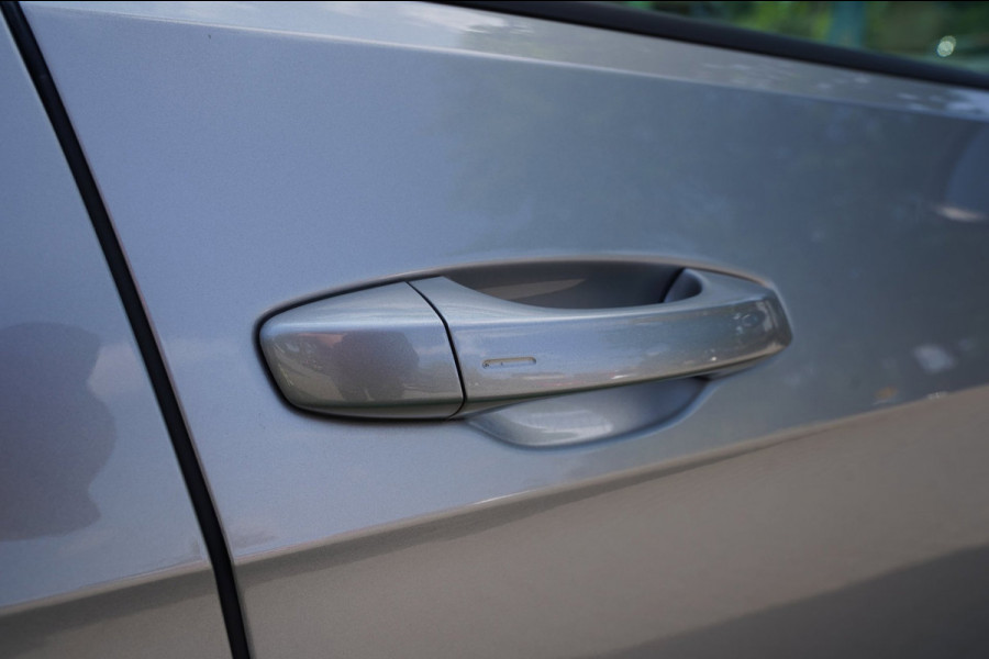 Volkswagen e-Golf E-DITION|Prijs rijklaar incl 12 mnd garantie|Warmtepomp Camera Navi Blindspot Stoelverwarming