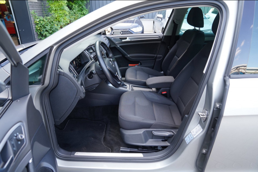 Volkswagen e-Golf E-DITION|Prijs rijklaar incl 12 mnd garantie|Warmtepomp Camera Navi Blindspot Stoelverwarming