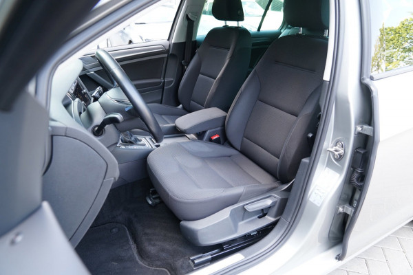 Volkswagen e-Golf E-DITION|Prijs rijklaar incl 12 mnd garantie|Warmtepomp Camera Navi Blindspot Stoelverwarming