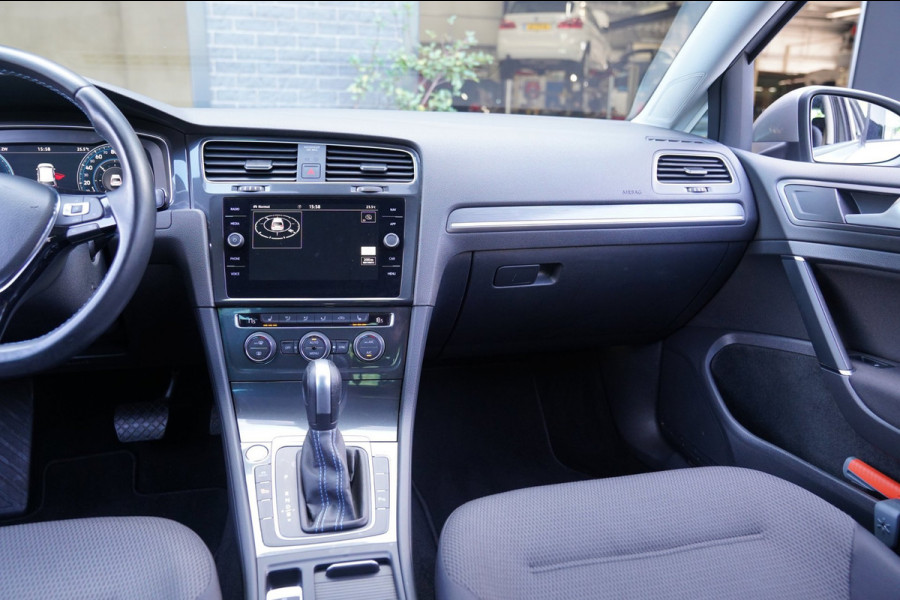 Volkswagen e-Golf E-DITION|Prijs rijklaar incl 12 mnd garantie|Warmtepomp Camera Navi Blindspot Stoelverwarming