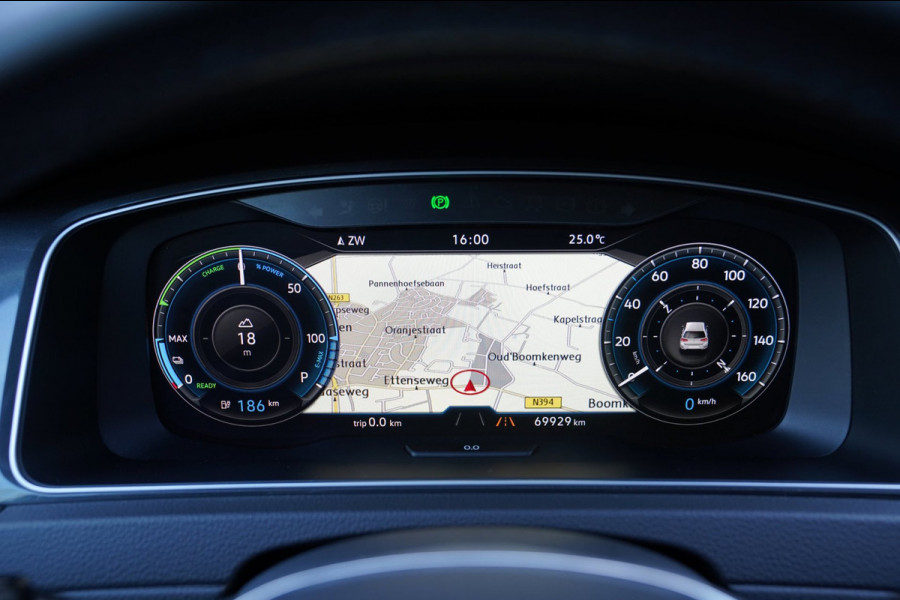 Volkswagen e-Golf E-DITION|Prijs rijklaar incl 12 mnd garantie|Warmtepomp Camera Navi Blindspot Stoelverwarming