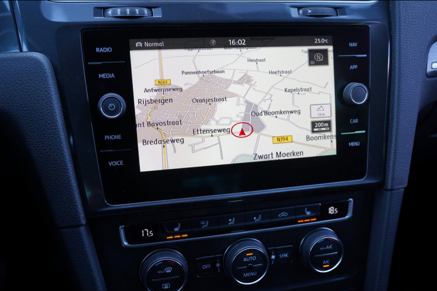 Volkswagen e-Golf E-DITION|Prijs rijklaar incl 12 mnd garantie|Warmtepomp Camera Navi Blindspot Stoelverwarming