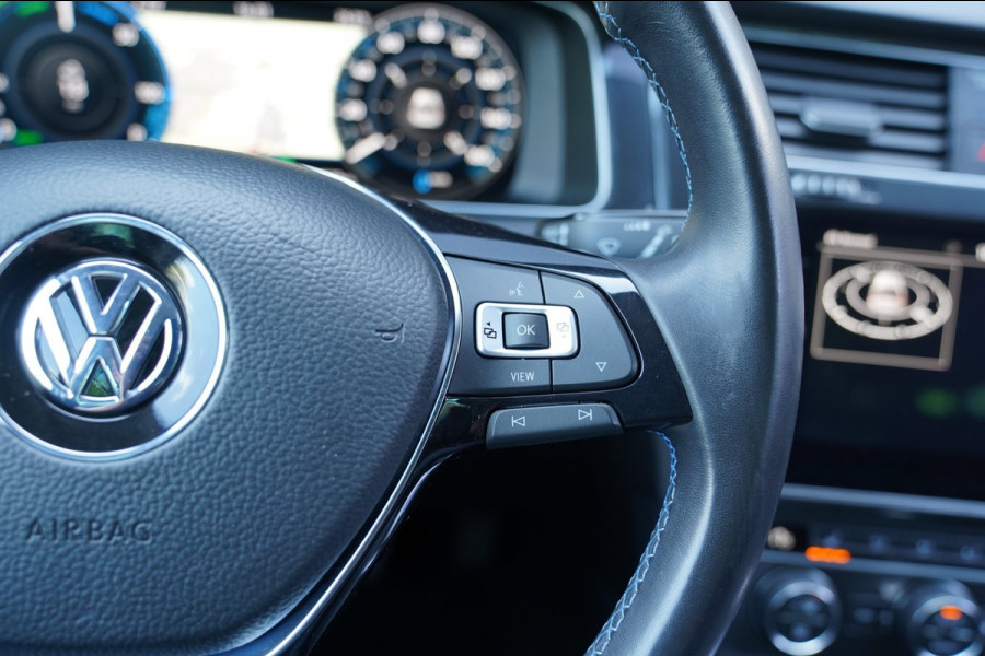 Volkswagen e-Golf E-DITION|Prijs rijklaar incl 12 mnd garantie|Warmtepomp Camera Navi Blindspot Stoelverwarming