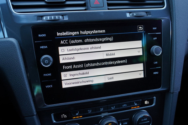 Volkswagen e-Golf E-DITION|Prijs rijklaar incl 12 mnd garantie|Warmtepomp Camera Navi Blindspot Stoelverwarming