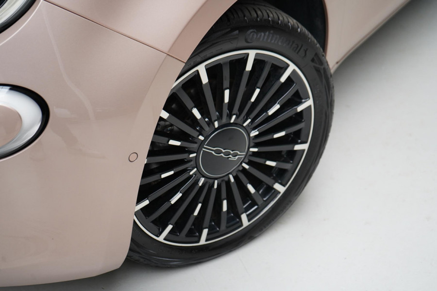 Fiat 500 La Prima 42 kWh | SoH 97,6% | Leder | Lm velgen | Navigatie | Carplay |