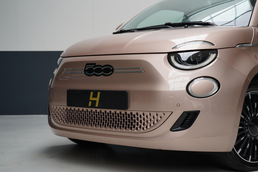 Fiat 500 La Prima 42 kWh | SoH 97,6% | Leder | Lm velgen | Navigatie | Carplay |