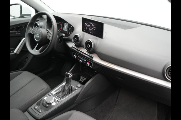 Audi Q2 35 TFSI Advanced edition 150pk AUTOMAAT | Adaptive Cruise | Camera | Matrix LED | Keyless Entry | Voorstoelen Verwarmd | Apple Carplay | DAB | Lane Assist |