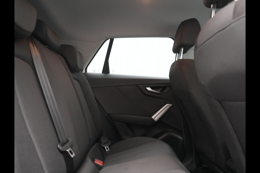 Audi Q2 35 TFSI Advanced edition 150pk AUTOMAAT | Adaptive Cruise | Camera | Matrix LED | Keyless Entry | Voorstoelen Verwarmd | Apple Carplay | DAB | Lane Assist |