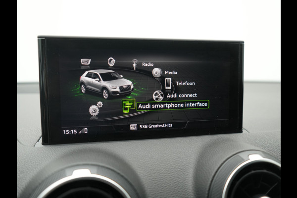 Audi Q2 35 TFSI Advanced edition 150pk AUTOMAAT | Adaptive Cruise | Camera | Matrix LED | Keyless Entry | Voorstoelen Verwarmd | Apple Carplay | DAB | Lane Assist |