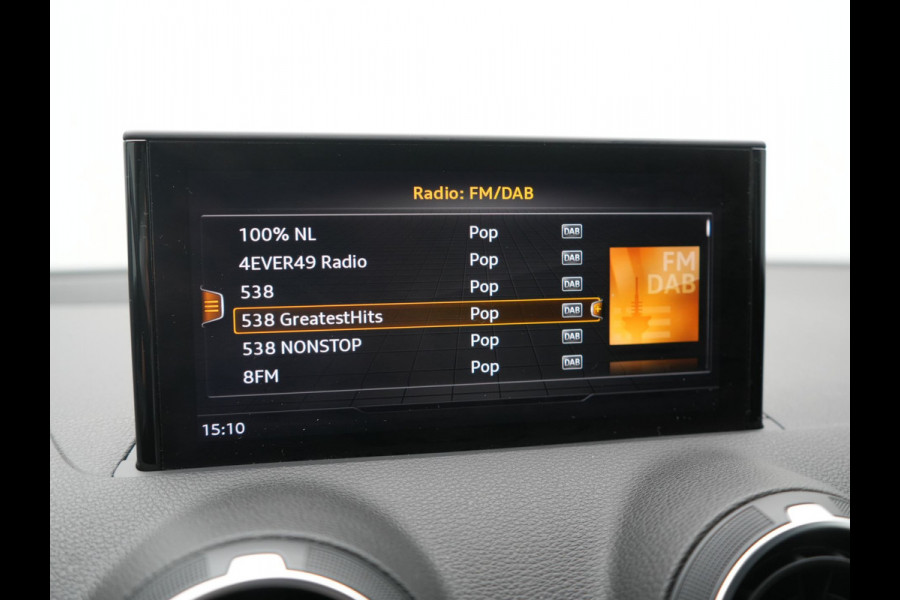 Audi Q2 35 TFSI Advanced edition 150pk AUTOMAAT | Adaptive Cruise | Camera | Matrix LED | Keyless Entry | Voorstoelen Verwarmd | Apple Carplay | DAB | Lane Assist |
