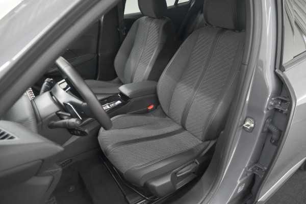 Peugeot 2008 1.2 Hybrid 145 Allure | Apple Carplay | Climate Control | Parkeersensoren Voor + Achter