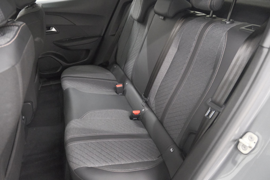 Peugeot 2008 1.2 Hybrid 145 Allure | Apple Carplay | Climate Control | Parkeersensoren Voor + Achter