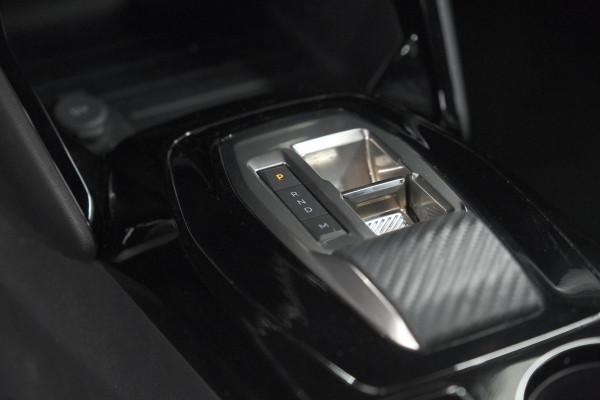 Peugeot 2008 1.2 Hybrid 145 Allure | Apple Carplay | Climate Control | Parkeersensoren Voor + Achter