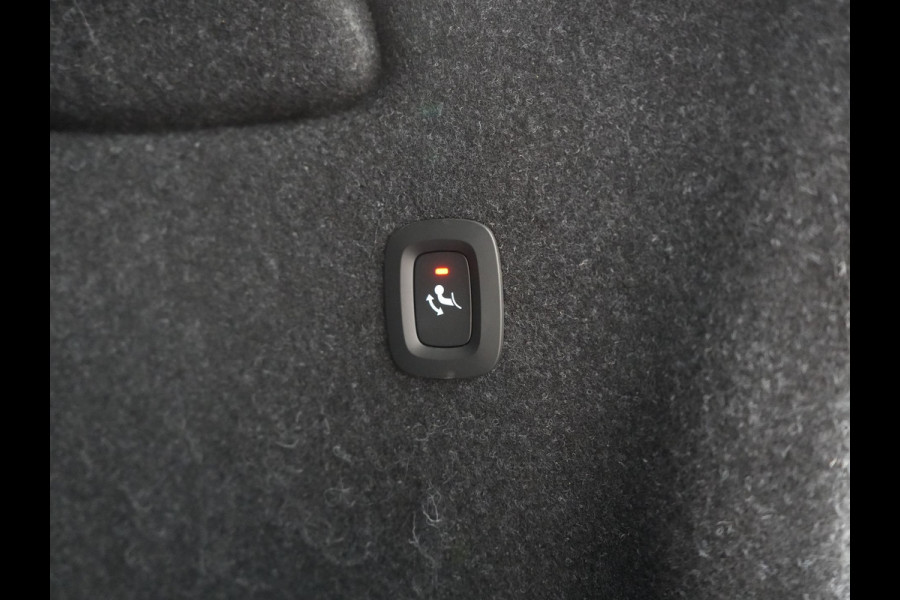 Volvo XC40 Recharge Twin Ultimate 82 kWh 408pk Dealer O.H. | Trekhaak Af Fabriek | Panodak | Adaptive Cruise | 360 Camera | Sportstoelen Memory & Verwarmd | Harman / Kardon | Keyless | Blis | Google Assistent | Stuur Verwarmd | Apple Carplay |