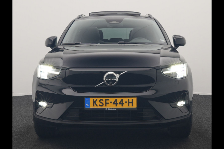Volvo XC40 Recharge Twin Ultimate 82 kWh 408pk Dealer O.H. | Trekhaak Af Fabriek | Panodak | Adaptive Cruise | 360 Camera | Sportstoelen Memory & Verwarmd | Harman / Kardon | Keyless | Blis | Google Assistent | Stuur Verwarmd | Apple Carplay |