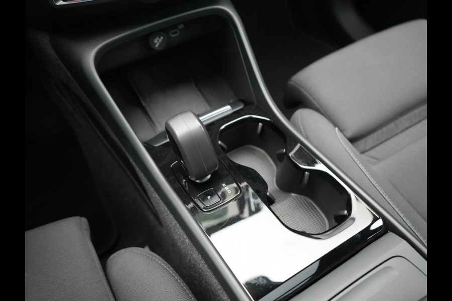 Volvo XC40 Recharge Twin Ultimate 82 kWh 408pk Dealer O.H. | Trekhaak Af Fabriek | Panodak | Adaptive Cruise | 360 Camera | Sportstoelen Memory & Verwarmd | Harman / Kardon | Keyless | Blis | Google Assistent | Stuur Verwarmd | Apple Carplay |