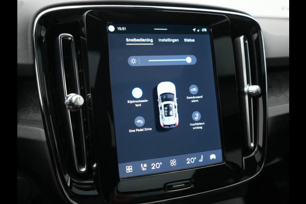 Volvo XC40 Recharge Twin Ultimate 82 kWh 408pk Dealer O.H. | Trekhaak Af Fabriek | Panodak | Adaptive Cruise | 360 Camera | Sportstoelen Memory & Verwarmd | Harman / Kardon | Keyless | Blis | Google Assistent | Stuur Verwarmd | Apple Carplay |