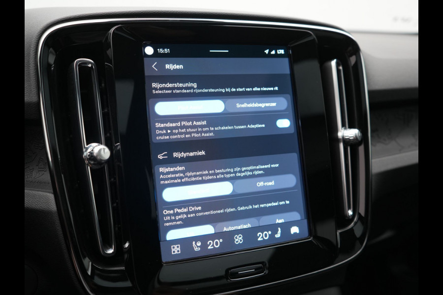 Volvo XC40 Recharge Twin Ultimate 82 kWh 408pk Dealer O.H. | Trekhaak Af Fabriek | Panodak | Adaptive Cruise | 360 Camera | Sportstoelen Memory & Verwarmd | Harman / Kardon | Keyless | Blis | Google Assistent | Stuur Verwarmd | Apple Carplay |