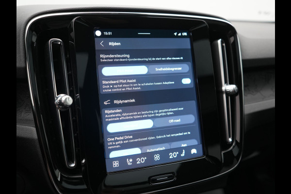 Volvo XC40 Recharge Twin Ultimate 82 kWh 408pk Dealer O.H. | Trekhaak Af Fabriek | Panodak | Adaptive Cruise | 360 Camera | Sportstoelen Memory & Verwarmd | Harman / Kardon | Keyless | Blis | Google Assistent | Stuur Verwarmd | Apple Carplay |