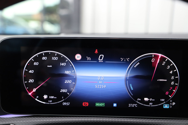 Mercedes-Benz A-Klasse 250e AMG | 218PK | Head-up | Memory | Keyless-go | Sfeerverlichting | Distronic+ | Pano | Multibeam | Standkachel | 2024.