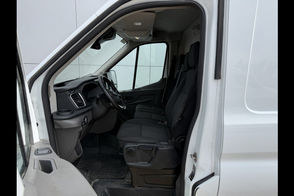 Ford E-Transit 68kWh 184PK L3H3 317km WLTP 96.4% (SOH) BEV Snelladen Camera Cruise control Climate control Carplay Navigatie Laadkabel Parkeersensoren
