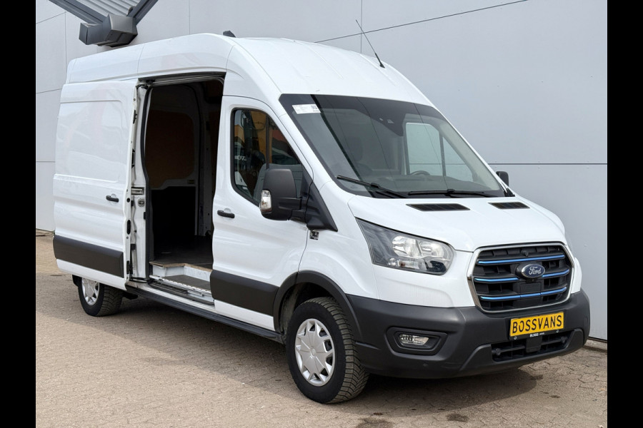 Ford E-Transit 68kWh 184PK L3H3 317km WLTP 96.4% (SOH) BEV Snelladen Camera Cruise control Climate control Carplay Navigatie Laadkabel Parkeersensoren