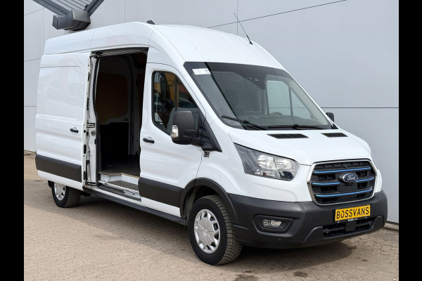 Ford E-Transit 68kWh 184PK L3H3 317km WLTP 96.4% (SOH) BEV Snelladen Camera Cruise control Climate control Carplay Navigatie Laadkabel Parkeersensoren