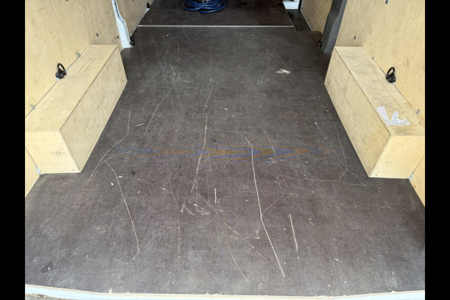 Ford E-Transit 68kWh 184PK L3H3 317km WLTP 96.4% (SOH) BEV Snelladen Camera Cruise control Climate control Carplay Navigatie Laadkabel Parkeersensoren
