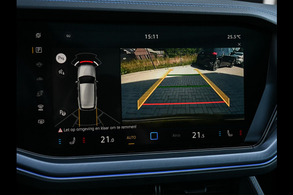 Volkswagen Touareg 3.0 TSi eHybrid 4MOTION R | 462PK | Panoramadak | SOH 95% | Night Vision | Massage + Ventilatie | HUD | Dynaudio | Luchtvering | Adaptive Cruise | Ambiance Interieur | Keyless Entry | Stoelverwarming V+A | Stuurverwarming | Trekhaak |
