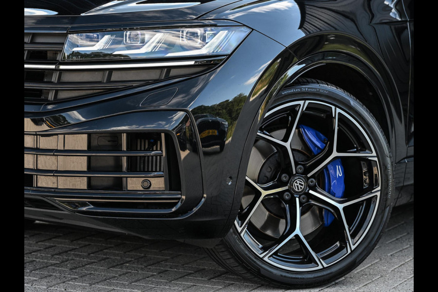 Volkswagen Touareg 3.0 TSi eHybrid 4MOTION R | 462PK | Panoramadak | SOH 95% | Night Vision | Massage + Ventilatie | HUD | Dynaudio | Luchtvering | Adaptive Cruise | Ambiance Interieur | Keyless Entry | Stoelverwarming V+A | Stuurverwarming | Trekhaak |