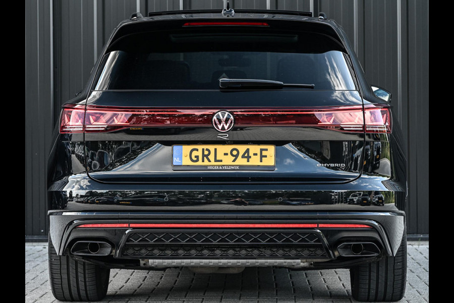 Volkswagen Touareg 3.0 TSi eHybrid 4MOTION R | 462PK | Panoramadak | SOH 95% | Night Vision | Massage + Ventilatie | HUD | Dynaudio | Luchtvering | Adaptive Cruise | Ambiance Interieur | Keyless Entry | Stoelverwarming V+A | Stuurverwarming | Trekhaak |