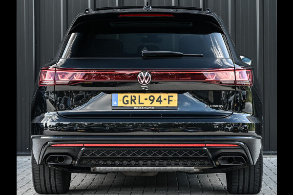 Volkswagen Touareg 3.0 TSi eHybrid 4MOTION R | 462PK | Panoramadak | SOH 95% | Night Vision | Massage + Ventilatie | HUD | Dynaudio | Luchtvering | Adaptive Cruise | Ambiance Interieur | Keyless Entry | Stoelverwarming V+A | Stuurverwarming | Trekhaak |