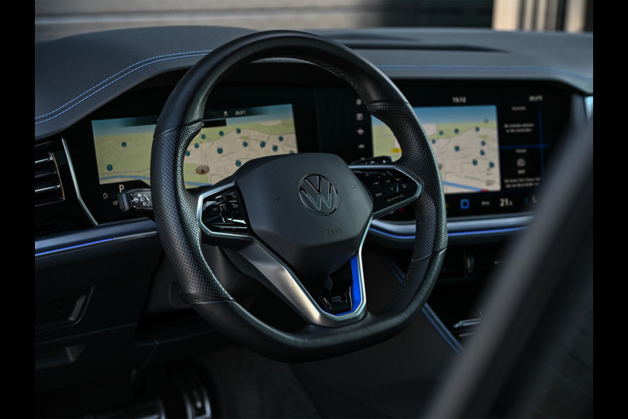 Volkswagen Touareg 3.0 TSi eHybrid 4MOTION R | 462PK | Panoramadak | SOH 95% | Night Vision | Massage + Ventilatie | HUD | Dynaudio | Luchtvering | Adaptive Cruise | Ambiance Interieur | Keyless Entry | Stoelverwarming V+A | Stuurverwarming | Trekhaak |