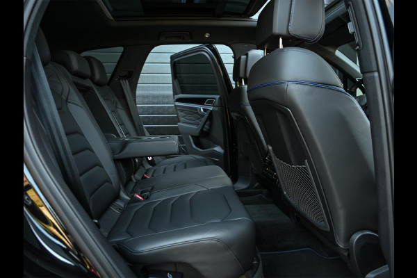 Volkswagen Touareg 3.0 TSi eHybrid 4MOTION R | 462PK | Panoramadak | SOH 95% | Night Vision | Massage + Ventilatie | HUD | Dynaudio | Luchtvering | Adaptive Cruise | Ambiance Interieur | Keyless Entry | Stoelverwarming V+A | Stuurverwarming | Trekhaak |