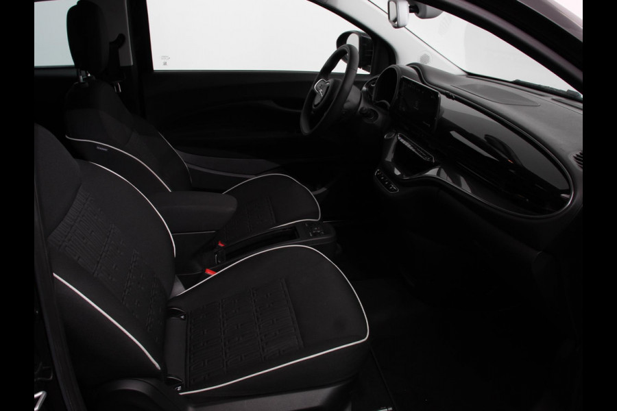 Fiat 500E Icon 42 kWh Navigatie Apple CarPlay Android Auto Camera Parkeerhulp Adaptive Cruise Control Stoelverwarming Climate Control Lichtmetalen velgen