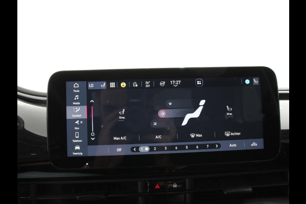 Fiat 500E Icon 42 kWh Navigatie Apple CarPlay Android Auto Camera Parkeerhulp Adaptive Cruise Control Stoelverwarming Climate Control Lichtmetalen velgen