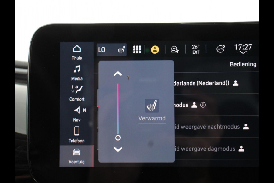 Fiat 500E Icon 42 kWh Navigatie Apple CarPlay Android Auto Camera Parkeerhulp Adaptive Cruise Control Stoelverwarming Climate Control Lichtmetalen velgen