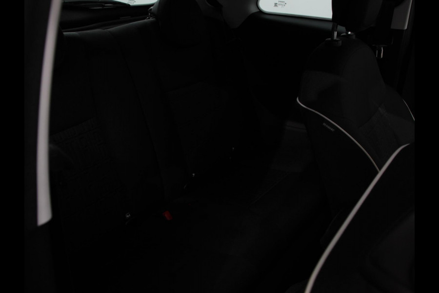 Fiat 500E Icon 42 kWh Navigatie Apple CarPlay Android Auto Camera Parkeerhulp Adaptive Cruise Control Stoelverwarming Climate Control Lichtmetalen velgen