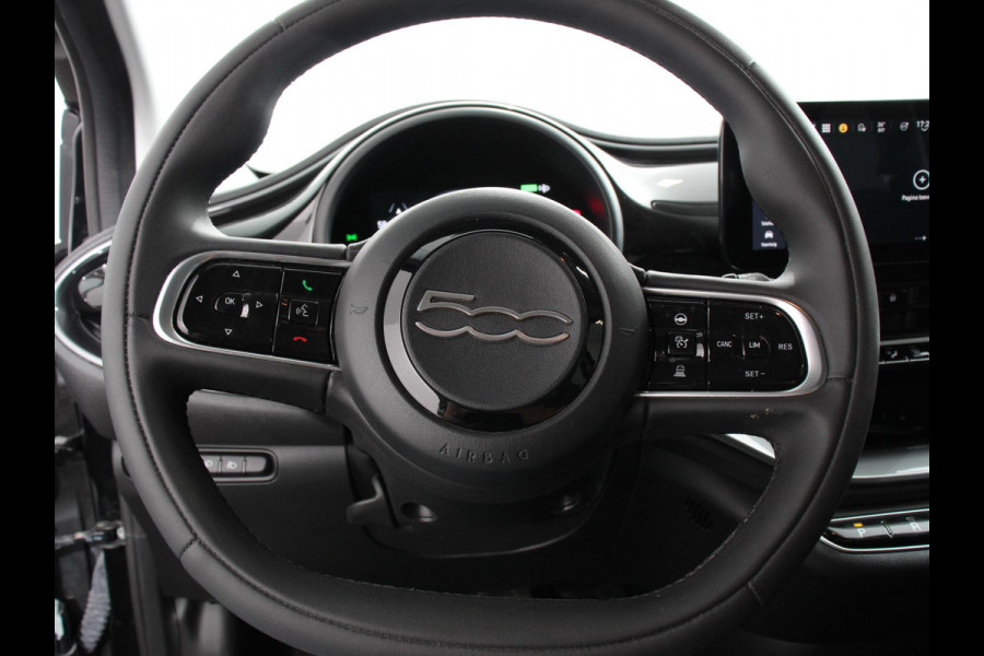Fiat 500E Icon 42 kWh Navigatie Apple CarPlay Android Auto Camera Parkeerhulp Adaptive Cruise Control Stoelverwarming Climate Control Lichtmetalen velgen