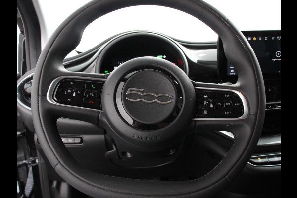 Fiat 500E Icon 42 kWh Navigatie Apple CarPlay Android Auto Camera Parkeerhulp Adaptive Cruise Control Stoelverwarming Climate Control Lichtmetalen velgen