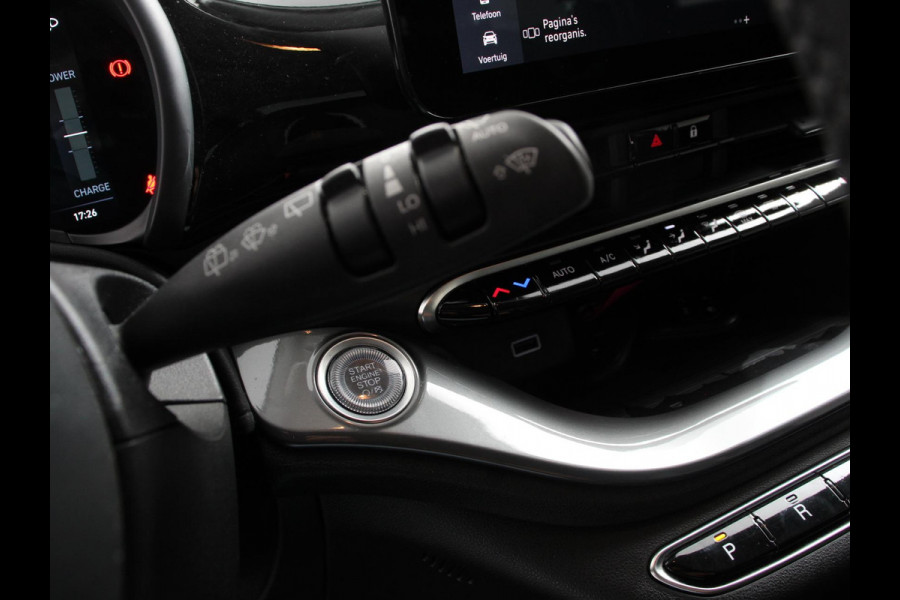 Fiat 500E Icon 42 kWh Navigatie Apple CarPlay Android Auto Camera Parkeerhulp Adaptive Cruise Control Stoelverwarming Climate Control Lichtmetalen velgen