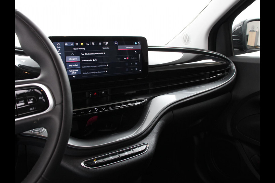 Fiat 500E Icon 42 kWh Navigatie Apple CarPlay Android Auto Camera Parkeerhulp Adaptive Cruise Control Stoelverwarming Climate Control Lichtmetalen velgen