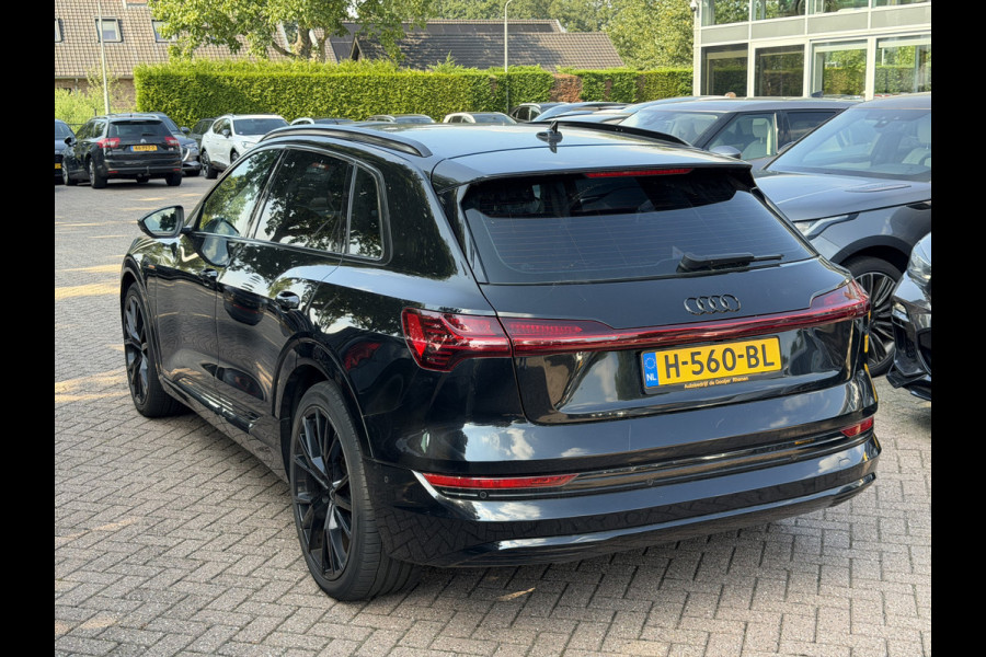 Audi e-tron e-tron 50 quattro Launch edition plus 71 kWh / SoH 90,2% / Panoramadak / Camera / Leder / 20'' / Luchtvering / Parkeerhulp V+A / ACC / Navigatie / Stoelverwarming