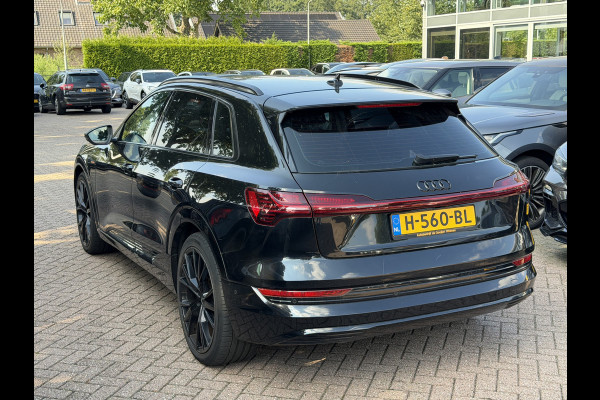 Audi e-tron e-tron 50 quattro Launch edition plus 71 kWh / SoH 90,2% / Panoramadak / Camera / Leder / 20'' / Luchtvering / Parkeerhulp V+A / ACC / Navigatie / Stoelverwarming