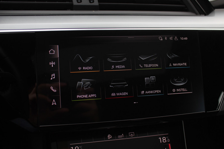 Audi e-tron e-tron 50 quattro Launch edition plus 71 kWh / SoH 90,2% / Panoramadak / Camera / Leder / 20'' / Luchtvering / Parkeerhulp V+A / ACC / Navigatie / Stoelverwarming