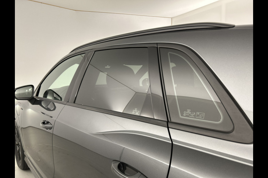 Audi Q3 45 TFSIe 245 PK S-Line Black Ed. Adapt.Cruise/Dodehoek/Carplay/LED+