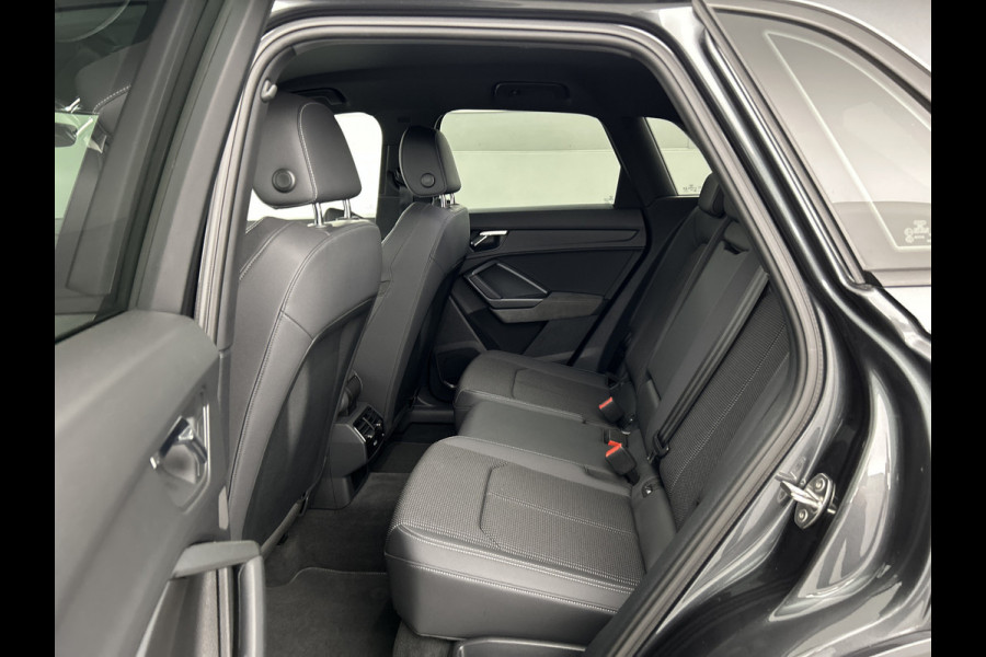 Audi Q3 45 TFSIe 245 PK S-Line Black Ed. Adapt.Cruise/Dodehoek/Carplay/LED+