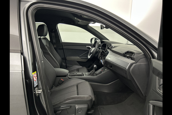 Audi Q3 45 TFSIe 245 PK S-Line Black Ed. Adapt.Cruise/Dodehoek/Carplay/LED+